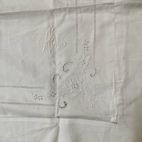 Vintage Embroidered Pillowcase - Picture 3 of 8